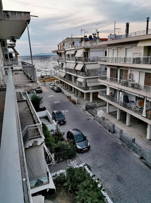 Apartment With 3 Rooms Just 1 Min From The Beach And Free Public Parking Peraía エクステリア 写真